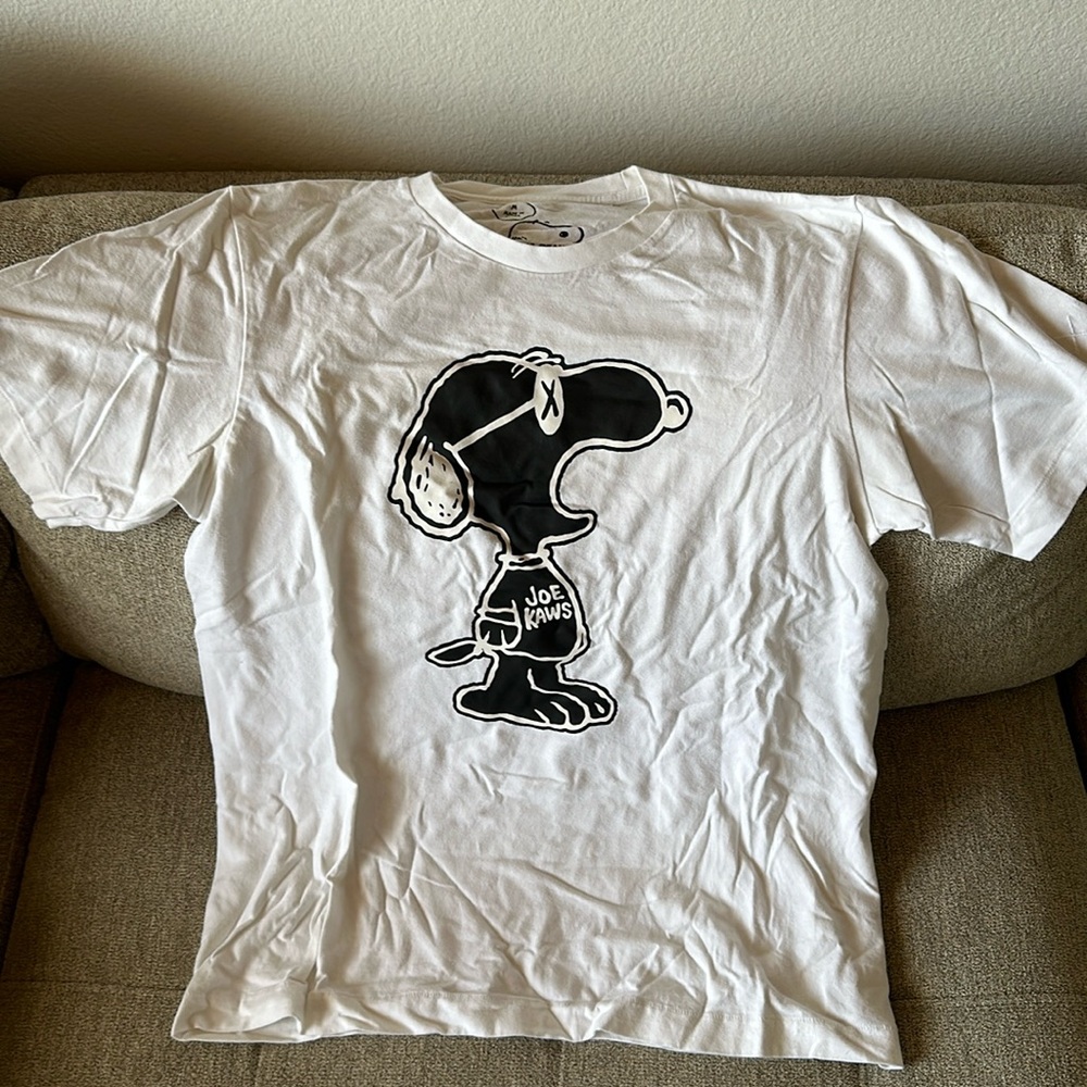 Kaws x Peanuts x Uniqlo Tshirt